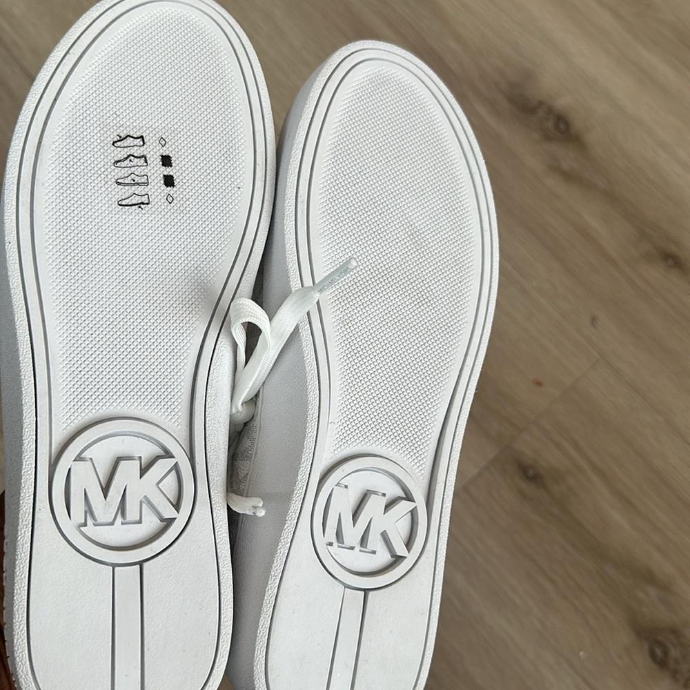 MICHAEL MICHAEL KORS
Sneakers women 6.5 NWOB - Picture 5 of 8